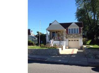 11949 Glenfield St, Philadelphia, PA 19154