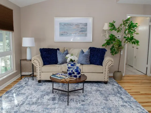19009 Avenue Of The Oaks, Santa Clarita, CA 91321