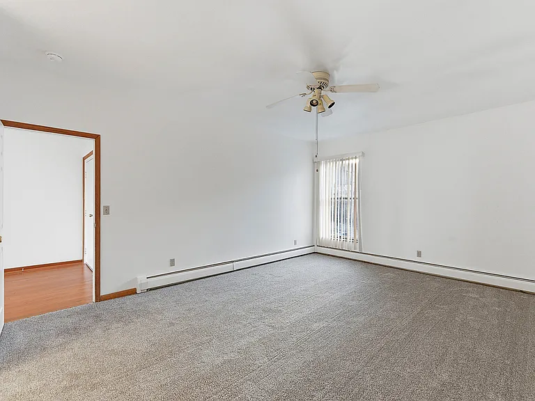 944 Summit Ave #1 — Photo 11