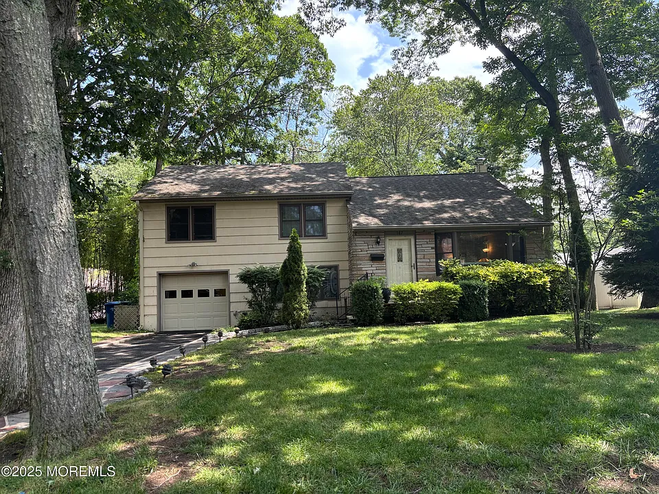 187 Elmwood Rd