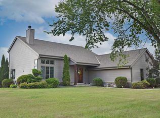 8393 Hilltop Ln, Kewaskum, WI 53040