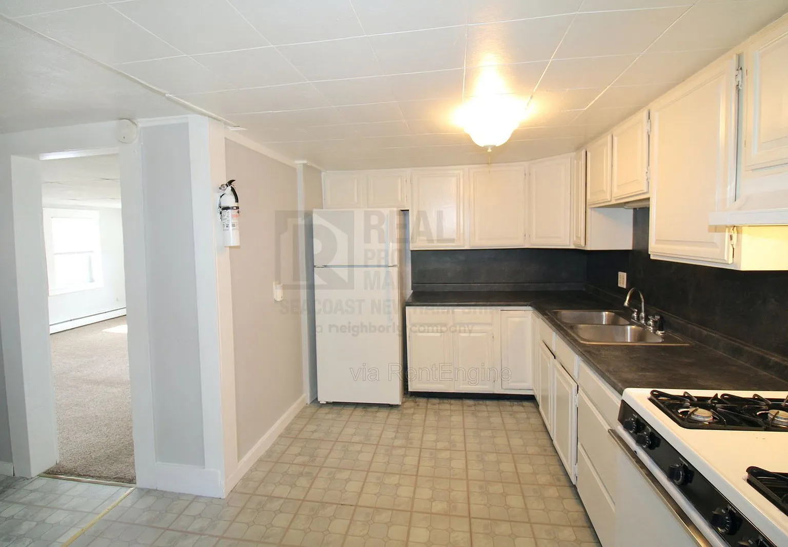 3 bed, 1.0 bath, $1,975 — Photo 4