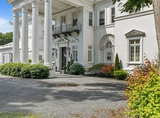 553 Bellevue Ave APT 14, Newport, RI 02840