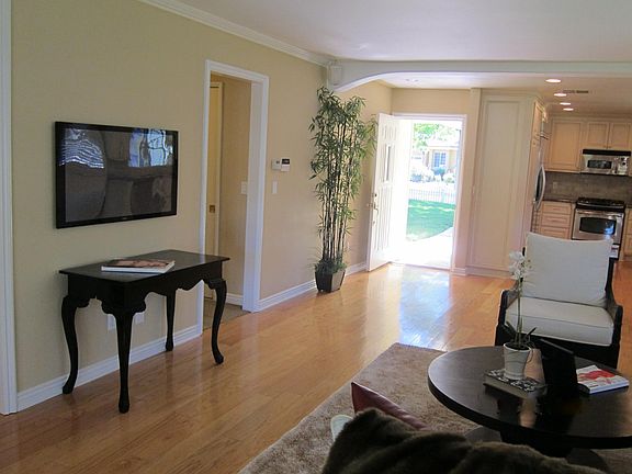 4th image of 24045 Sylvan St