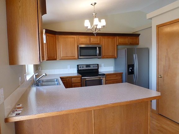4th image of 1008 N Prentis St