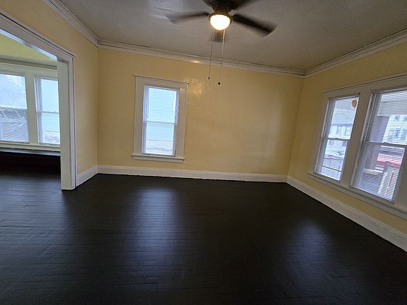 2nd image of 1428 W Burleigh St #1