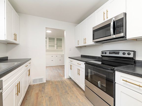 4th image of 625 Walnut Ln