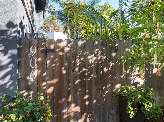 3rd image of 906 Seahorse Ct