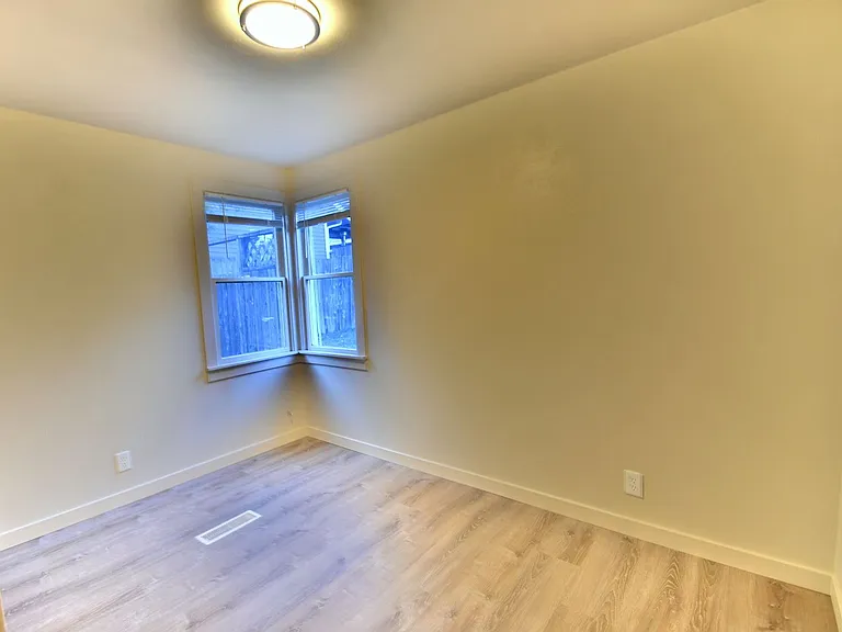 5522 NE 193rd St — Photo 6