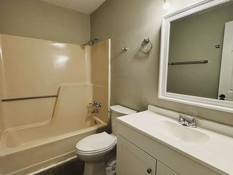 2536-2538 Highland Trace Dr — Photo 4