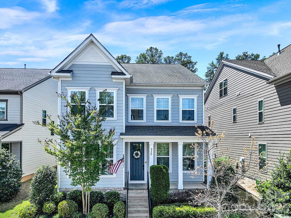 2nd image of 220 Helton Ln