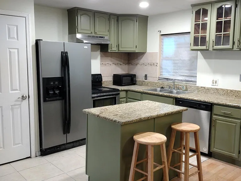 3501 Pine Ridge Ct — Photo 1