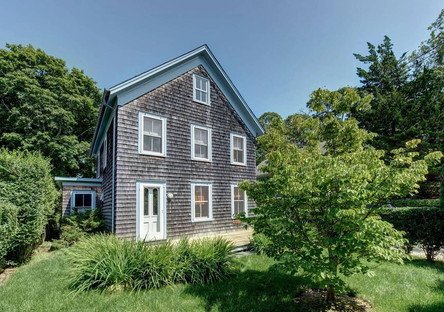 Fabulous Sag Harbor Village Rental — Photo 1