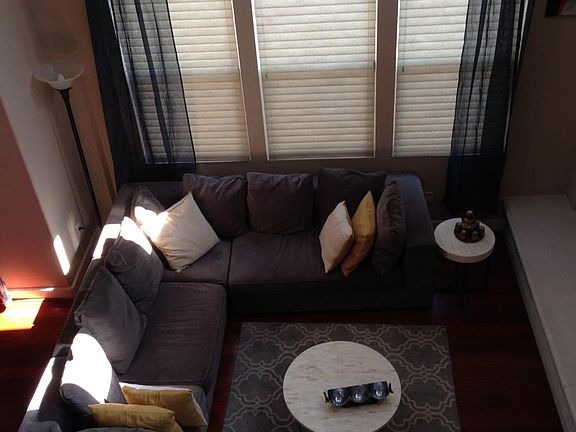 Living Room ; Hardwood Flooring