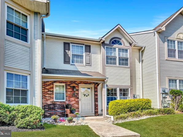 202 Waverly Ct, Robbinsville, NJ 08691