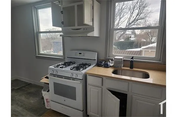 Building Photo - 78 Briggs Ave #2S