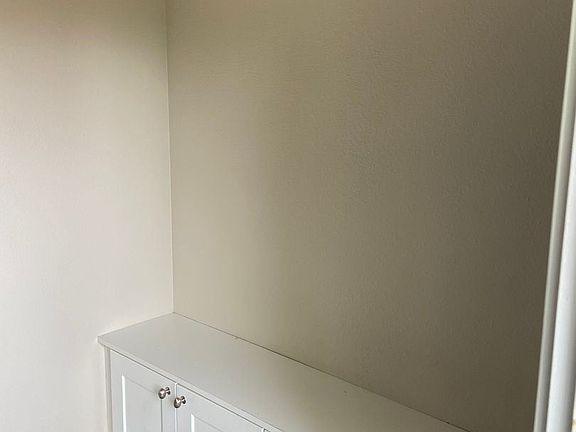 2nd image of 550 102nd Ave SE #10310220