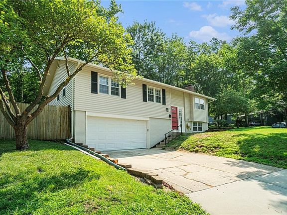 3rd image of 10218 Moody Park Dr