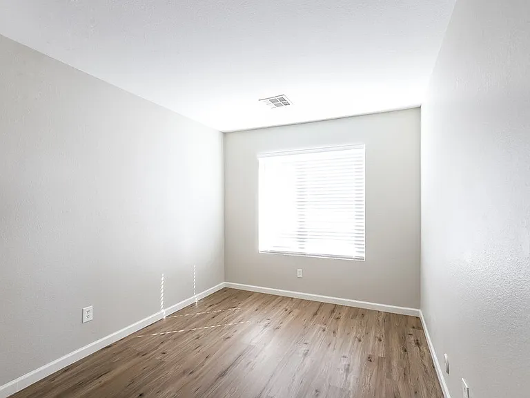 7427 W Tina Ln — Photo 16