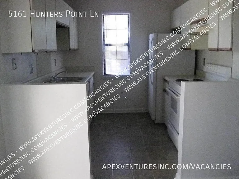 5161 Hunters Point Ln — Photo 4