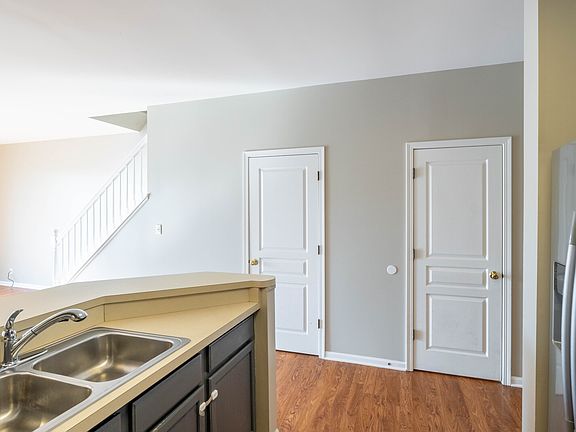 3rd image of 333 Arboretum Dr