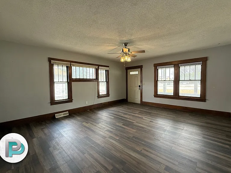 1108 S Federal Ave — Photo 6