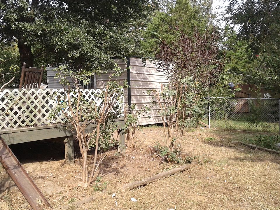2nd image of 1622 Silk Tree Rd #1