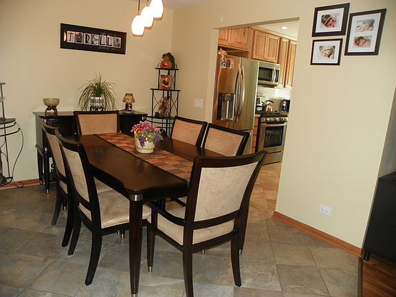 3rd image of 369 Southbury Ct #B1