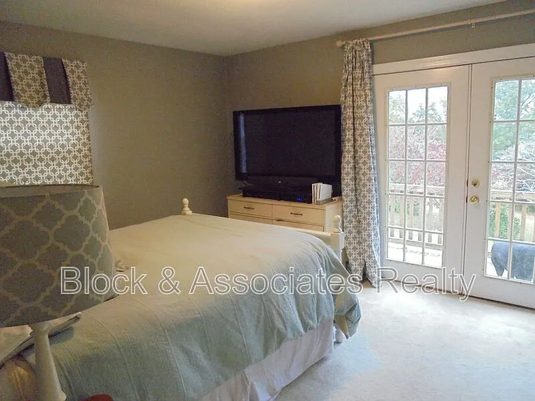 2314 Dover Pl — Photo 15