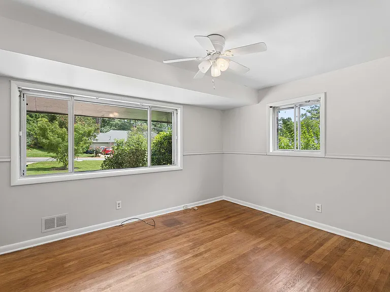 3543 Cloudland Dr — Photo 23
