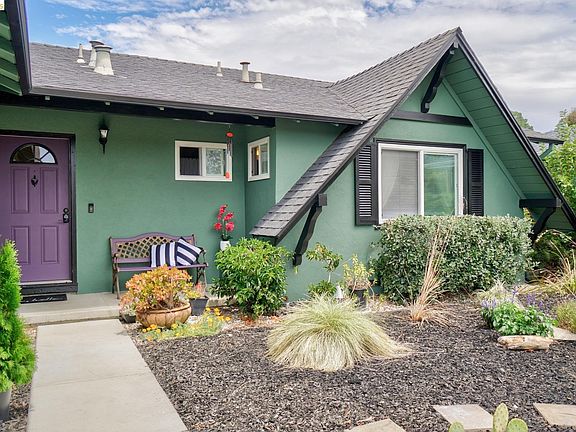 3rd image of 4709 Santa Rita Rd