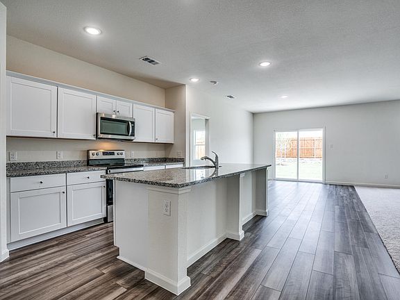 3rd image of 786 Wilshire Dr