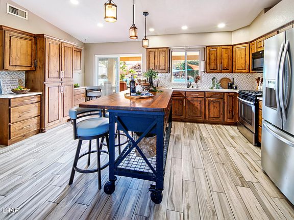 2nd image of 1070 Rolling Hills Dr