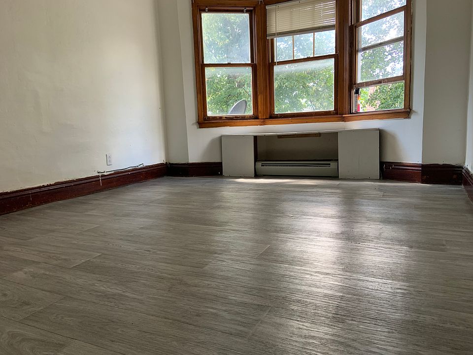 1st image of 217 Ideal St #2