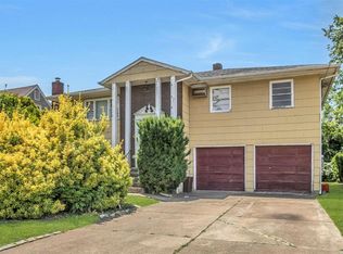 371 Brixton Rd S, Garden City, NY 11530
