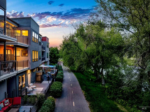 3596 N Prospect Way, Garden City, ID 83714