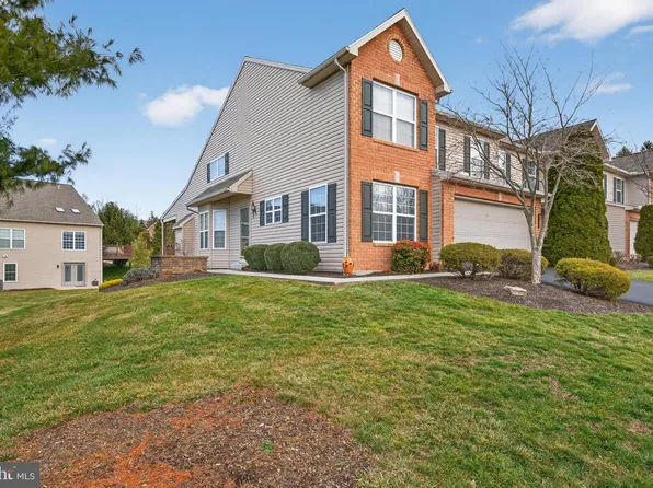 4375 Roth Farm Village Cir, Mechanicsburg, PA 17050