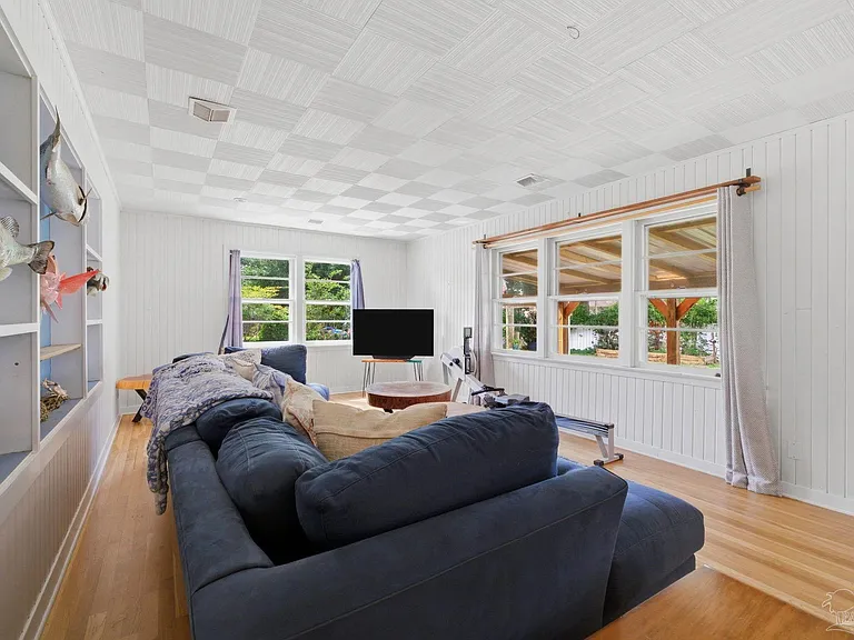 730 Nagel Dr — Photo 11