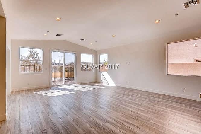 1st image of 79 Avenza Dr