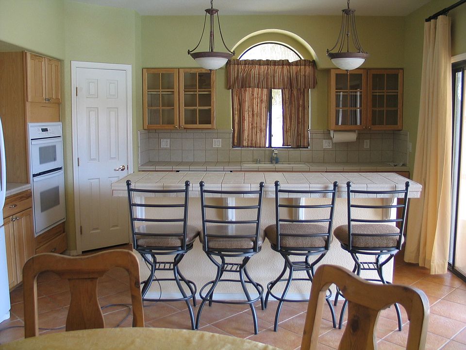 Kitchen with island