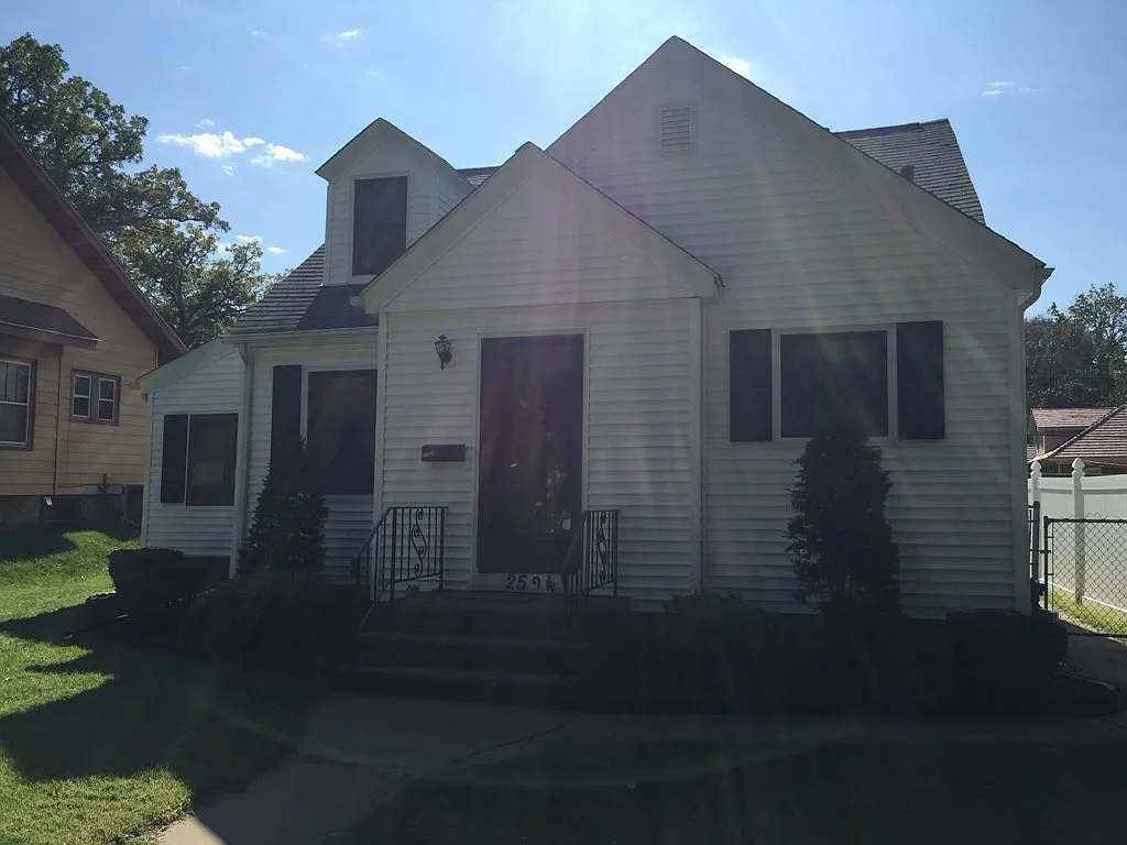 2524 22nd Ave photo 1