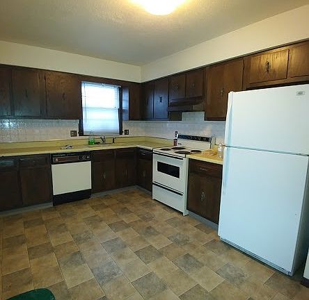 3rd image of 3115 Cambridge St