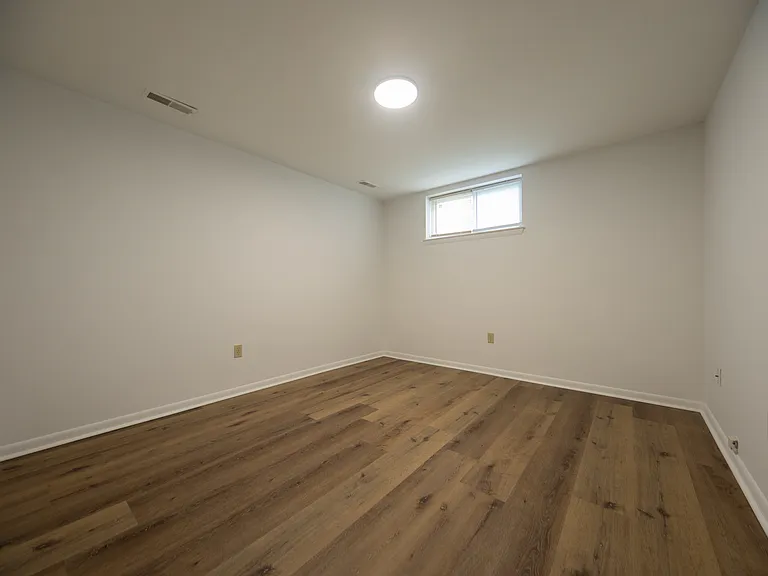 8 Upman Ct — Photo 15