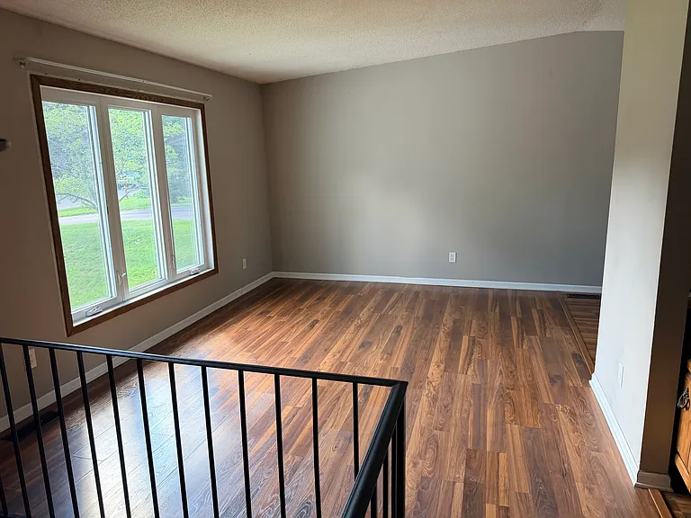 2712 Rolling Oak Rd — Photo 2