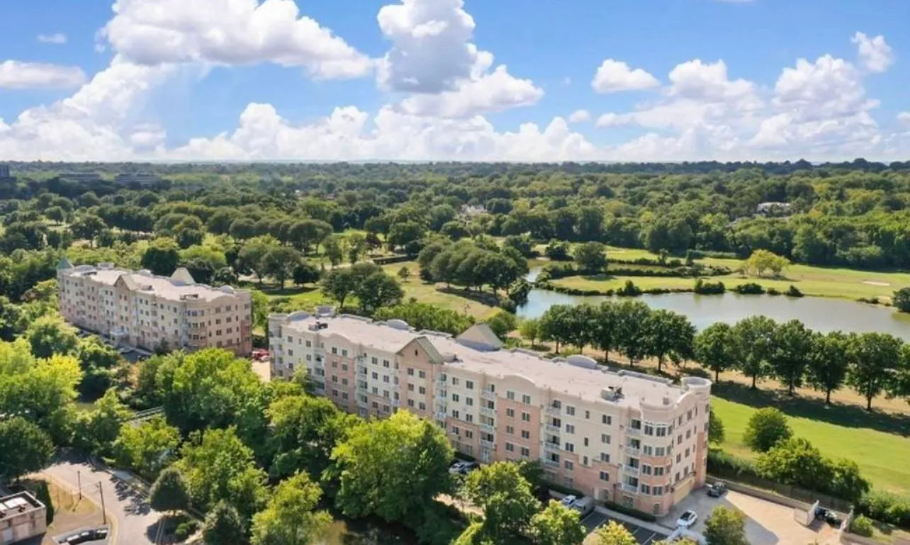 2 bed, $3,500 — Photo 1