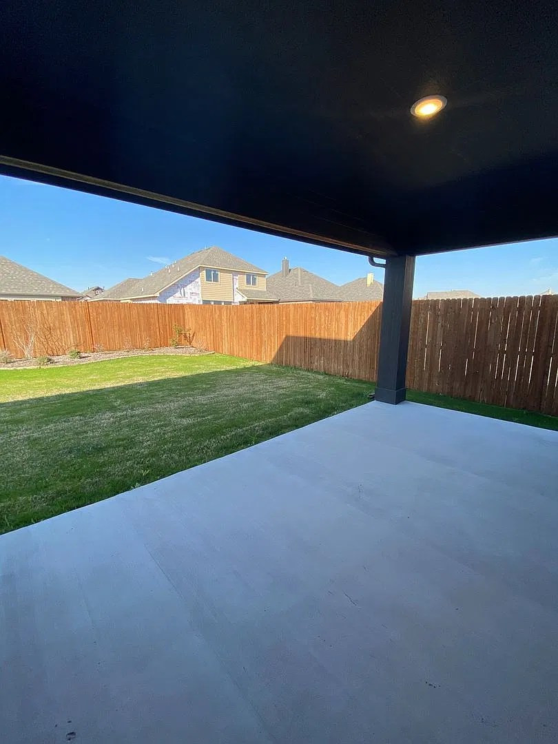 Stunning Modern Two-Story Home in Burleson with Modern Layout & Premium Upgrades — Photo 3