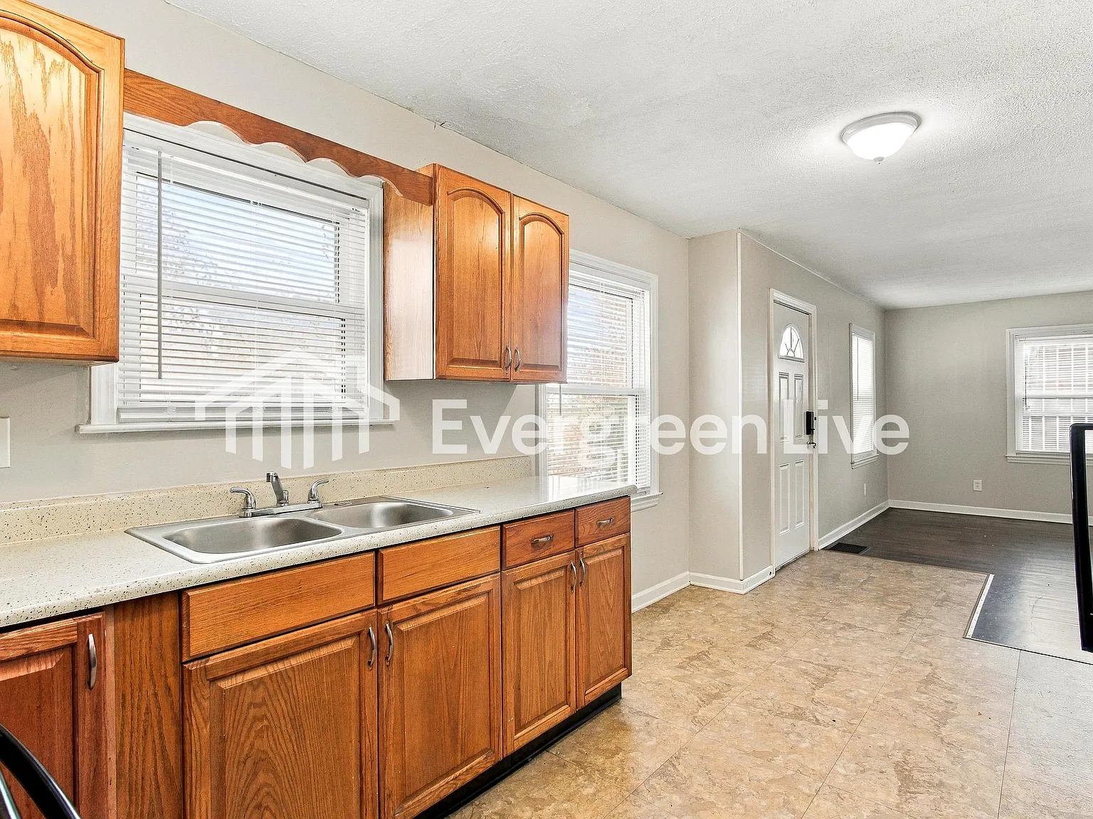 2 bed, 1.0 bath, 720 sqft, $1,045 — Photo 4