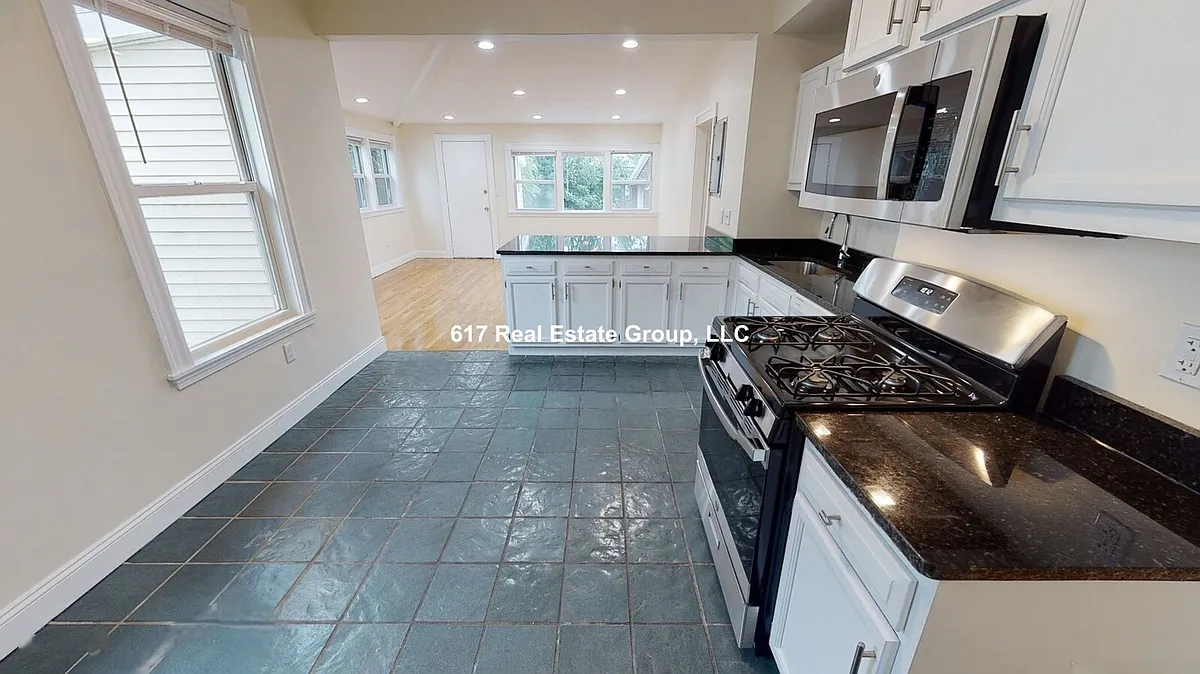 Building Photo - 2574 Massachusetts Ave #2B