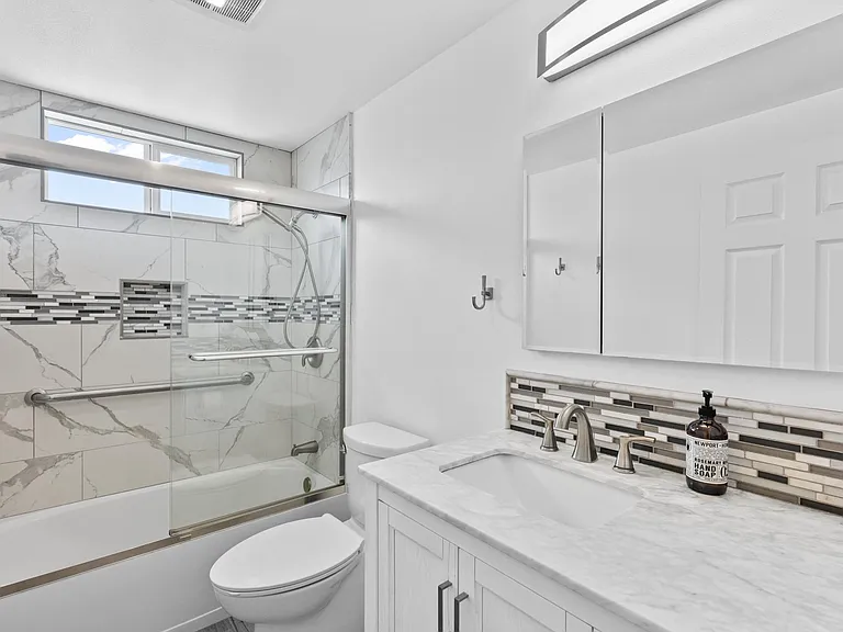 2508 Colonia Ave — Photo 16
