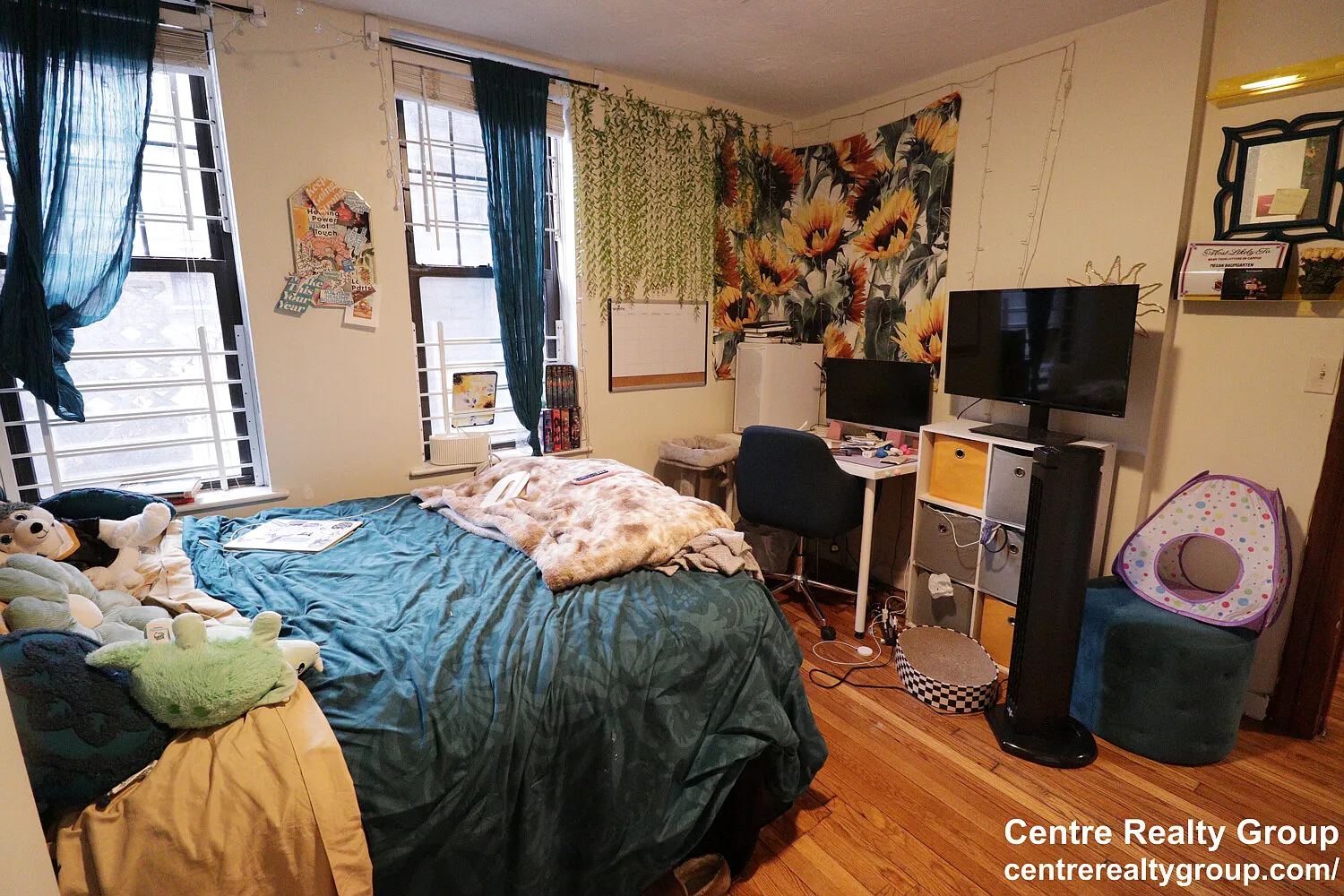 2 bed, 1.0 bath, $3,200 — Photo 2